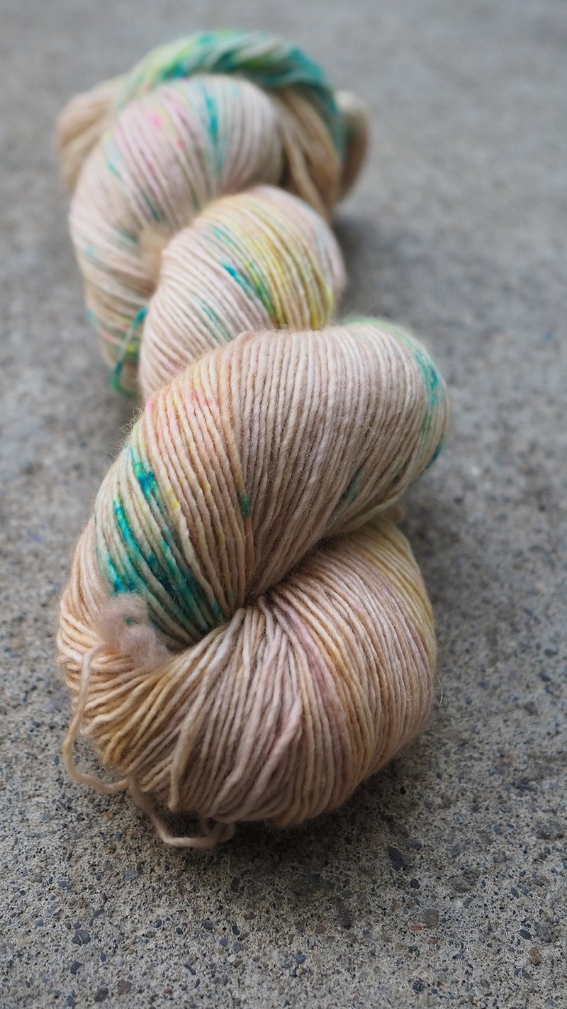 Hand dyed thread. Twilight Garden (Single Strand/Sock Thread/Merino) - Knitting, Embroidery, Felted Wool & Sewing - Wool Multicolor