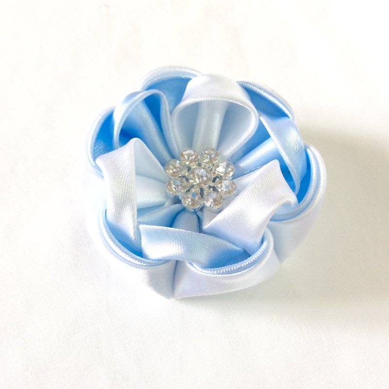 Blue and white Flower clip. Kanzashi Ribbon flower hair clip.  - Brooches - Silk Blue
