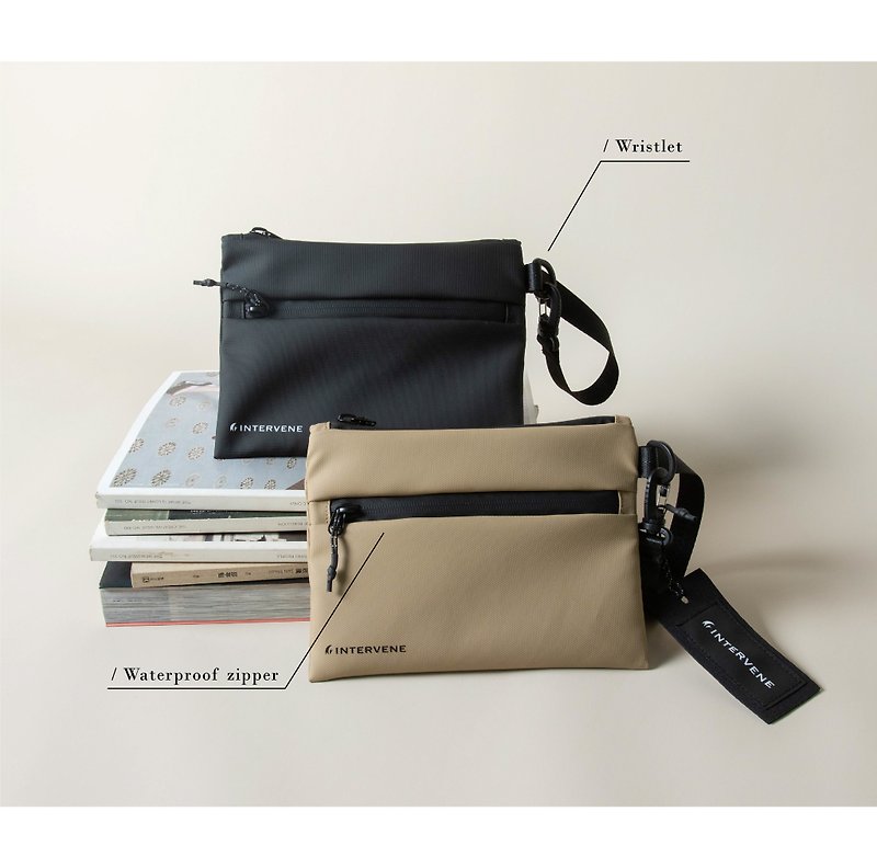 INTERVENE hand bag black / Khaki 7790007 - กระเป๋าคลัทช์ - วัสดุกันนำ้ 
