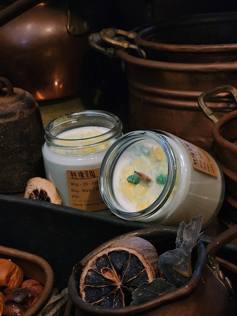 Yana Handmade-Lemon essential oil candle / 90g - เทียน/เชิงเทียน - ขี้ผึ้ง ขาว