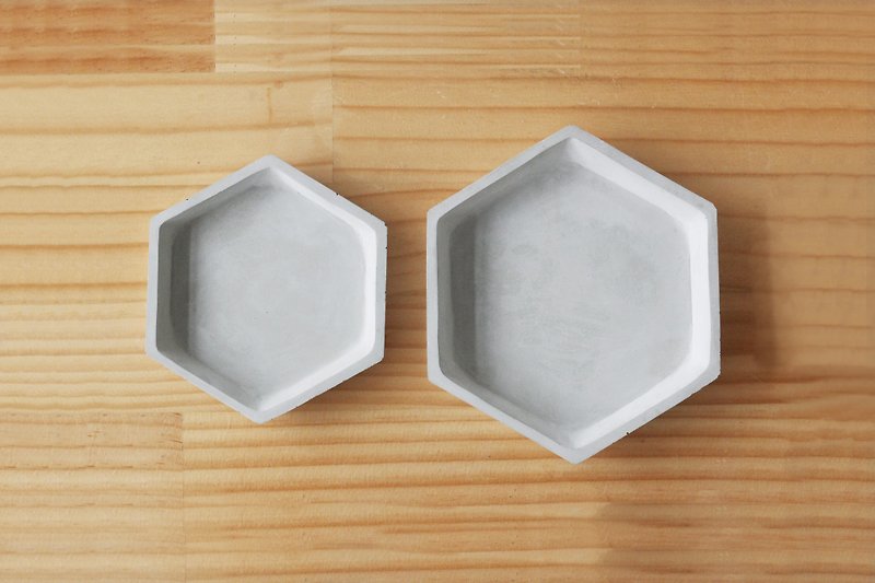 Hexagonal plate | Cement storage tray water tray candle holder business card tray - กล่องเก็บของ - ปูน สีเทา