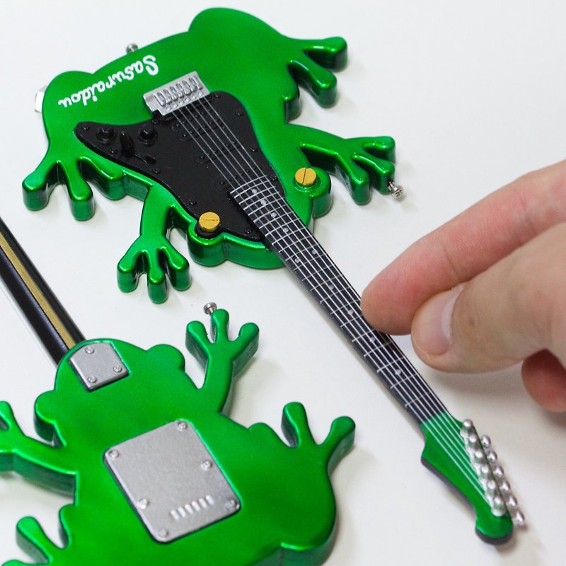 ロックでかっこいいカエル型エレキギター - その他 - プラスチック グリーン