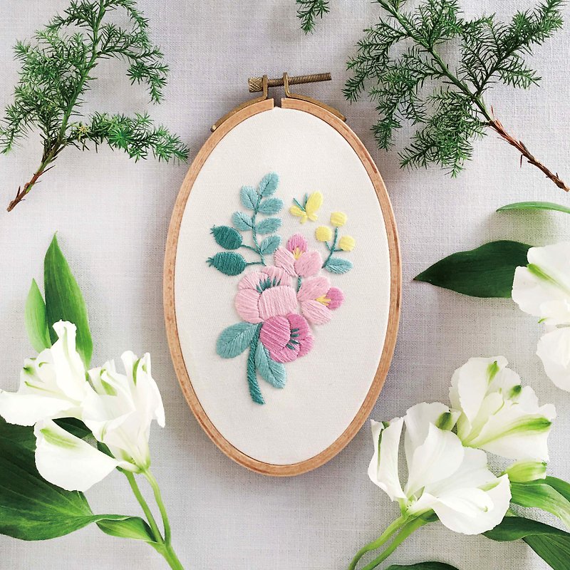 Flowers in the Sunny Place - Embroidery Hoop Kit - Knitting, Embroidery, Felted Wool & Sewing - Thread Pink