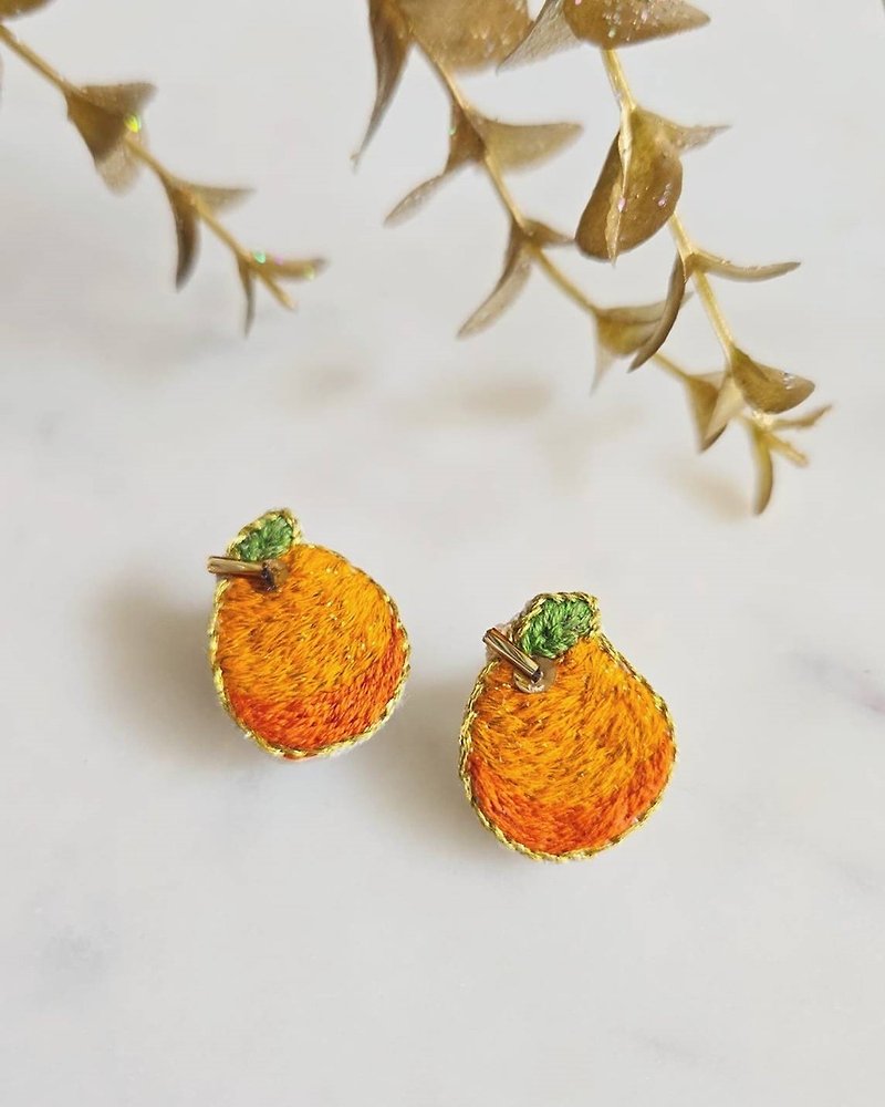 橘子刺繡耳環 - 耳環/耳夾 - 其他材質 橘色