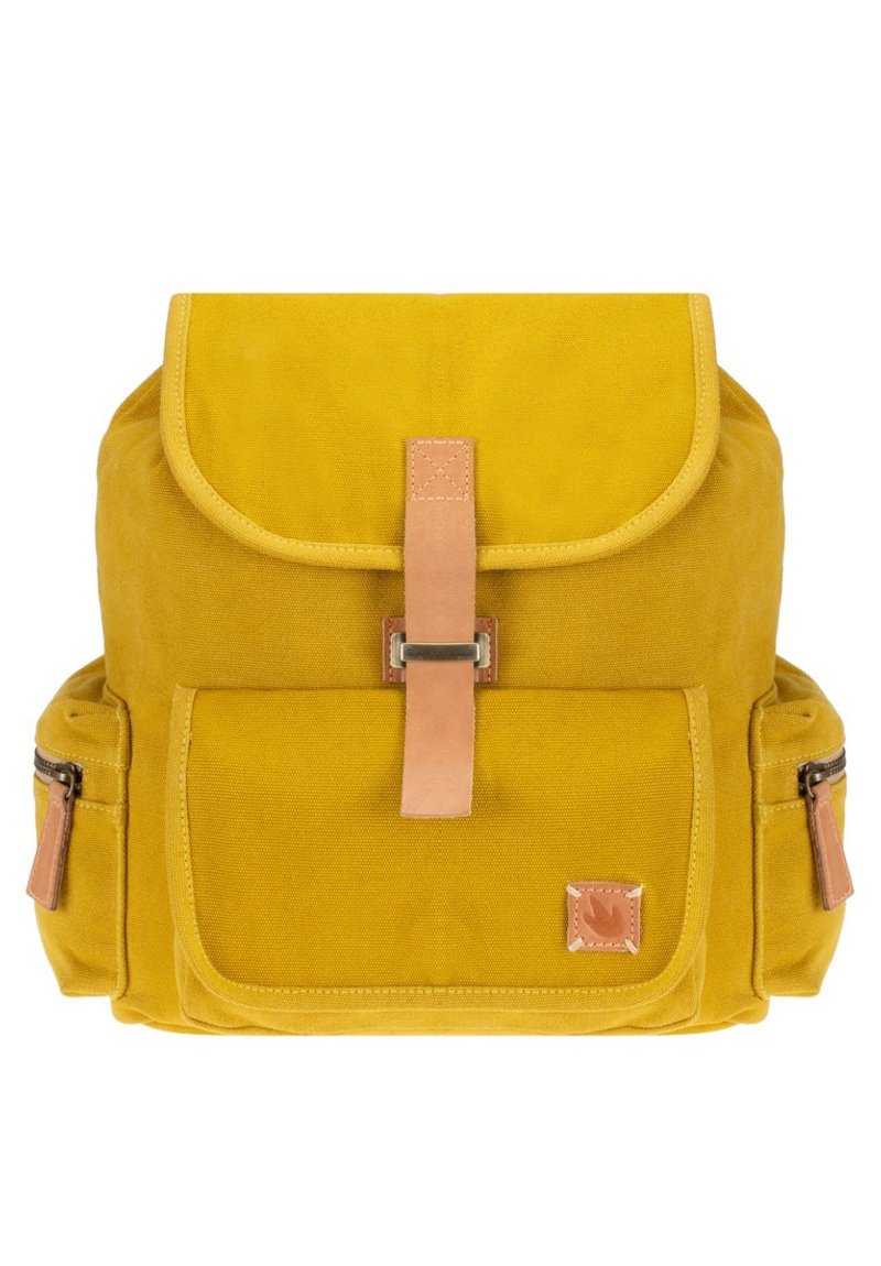 the inner bag has a compartment for tablets and various gadgets.