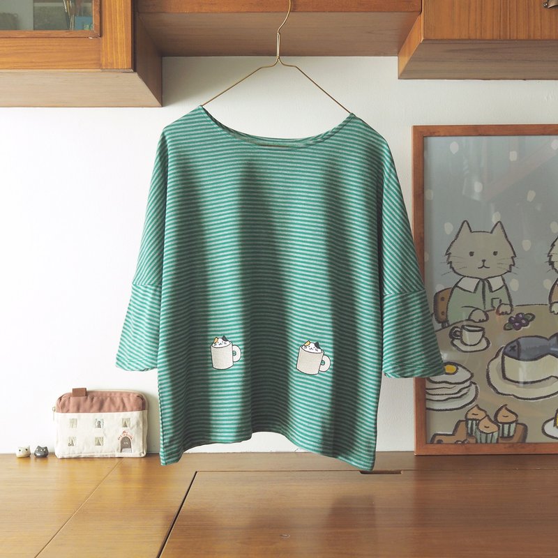 calico cup wide sleeve t-shirt : green x gray - เสื้อยืดผู้หญิง - ผ้าฝ้าย/ผ้าลินิน สีเขียว