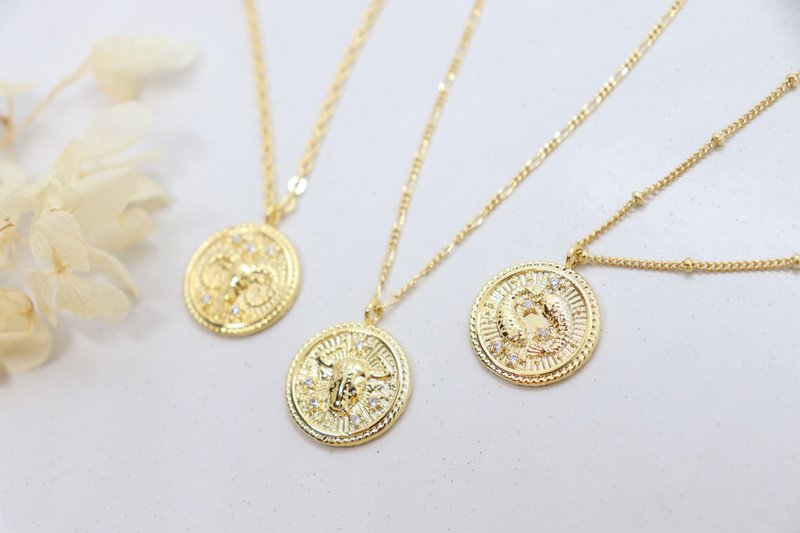 CZ Circle Celestial Gold Necklace with Zodiac Sign Embrace Your Unique Identity - 項鍊 - 銅/黃銅 金色