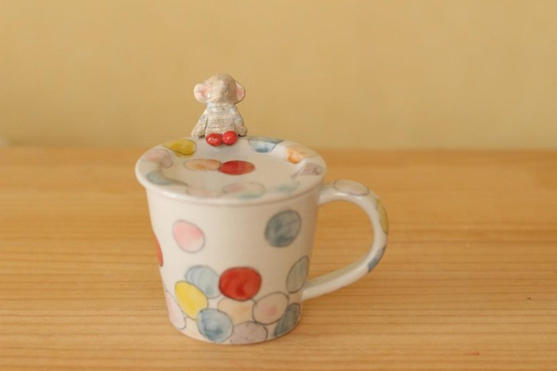 Colorful dot cup with lid with lid. - แก้วมัค/แก้วกาแฟ - ดินเผา 