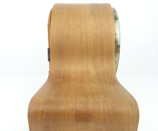 クリーム色の装飾的なマントルピース fit=scale-down,w=1200