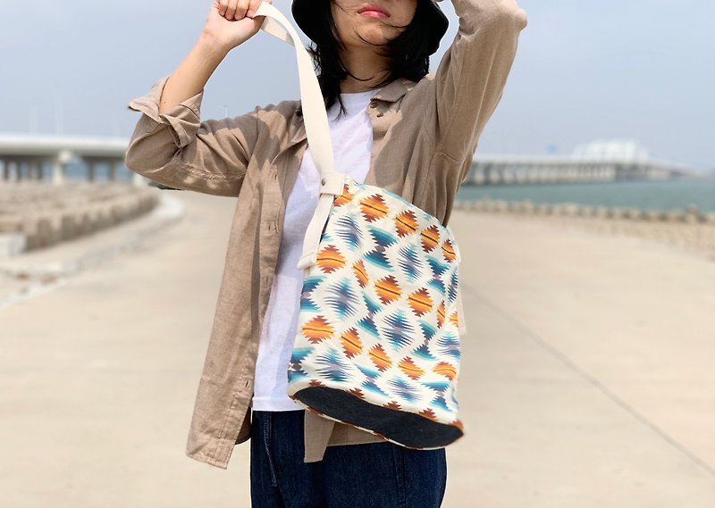 sobag Harajuku style niche printed canvas bag female retro literary ins student large-capacity Messenger bag - Messenger Bags & Sling Bags - Cotton & Hemp Multicolor
