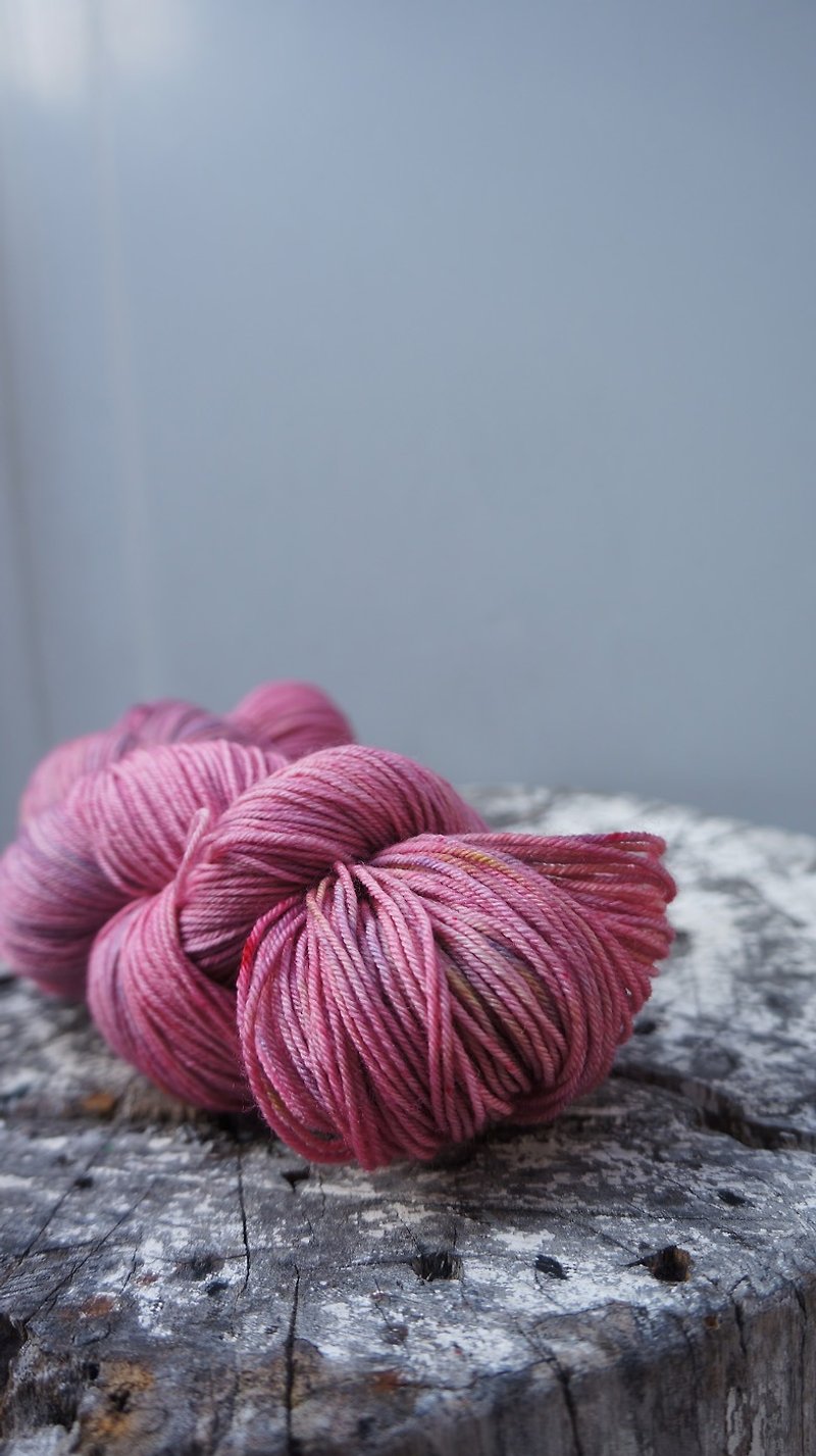 Hand dyed the line. Cherry blossom season - Knitting, Embroidery, Felted Wool & Sewing - Wool 
