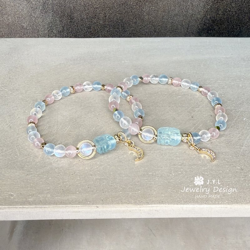 Moonlight pink crystal ocean blue bracelet bravely expresses charm and popularity. - สร้อยข้อมือ - คริสตัล หลากหลายสี