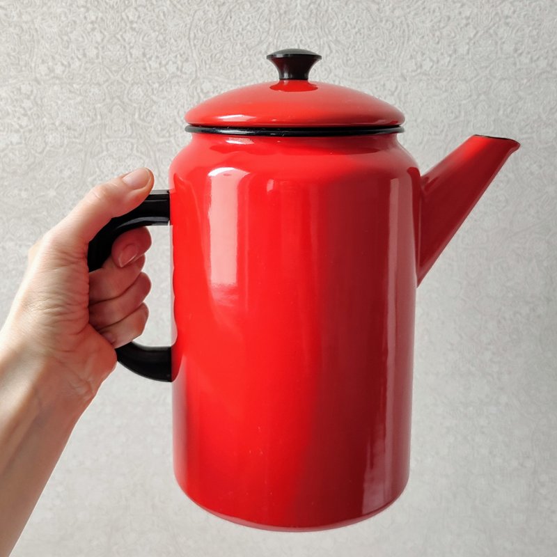 Red enamel kettle vintage / Scandinavian kitchen decor / Tea pot - Shop ...