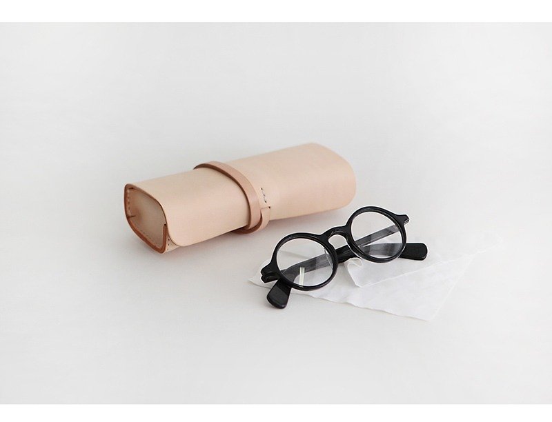Vegetable tanned leather handmade glasses case pencil case stationery storage - Glasses & Frames - Genuine Leather Silver