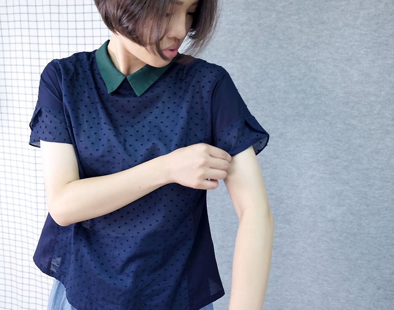 hikidashi 小綠領拼深藍法式袖襯衫 -現貨 1- - 女襯衫 - 棉．麻 藍色