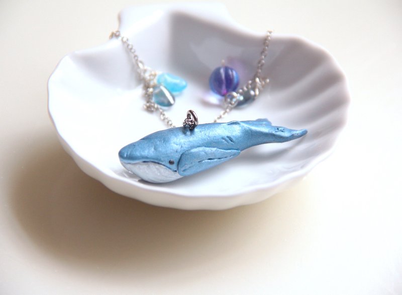 座頭鯨水滴玻璃珠頸鍊 立體黏土項鍊 - 項鍊 - 黏土 藍色
