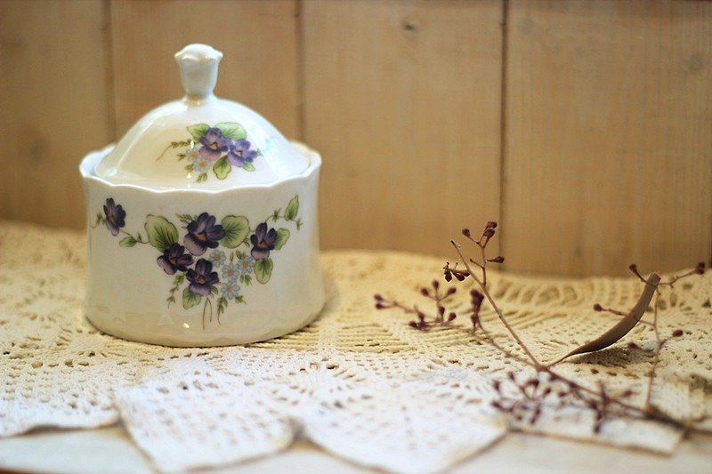 【好日戀物】英國Vintage 紫色花朵含蓋糖罐 - 茶具/茶杯 - 紙 白色