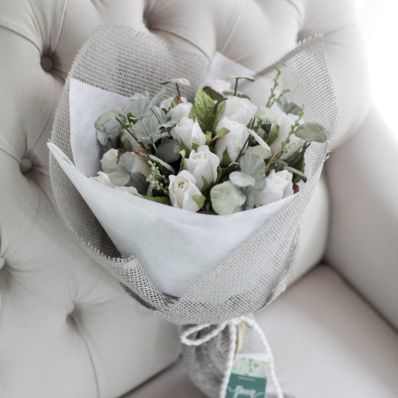 VB201 : ช่อดอกไม้สำหรับวันวาเลนไทน์ ของขวัญสำหรับคนพิเศษ ในโทนสีขาวล้วน - งานไม้/ไม้ไผ่/ตัดกระดาษ - กระดาษ ขาว