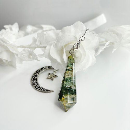 OLINA DESIGN歐林娜設計 No.6 稀有綠幽靈 水晶 項鍊 意境美 彩幽靈 異象水晶 吊墜 靈擺