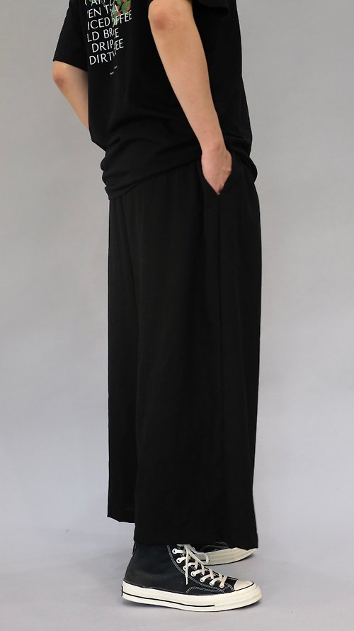 natsu-bangkok Natsu Pants No.1 (black) Linen blend pants, extra wide legs.