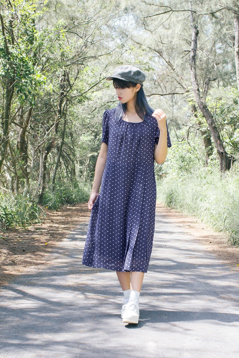 Twilight U-shaped retro short-sleeved vintage dress - One Piece Dresses - Polyester Blue