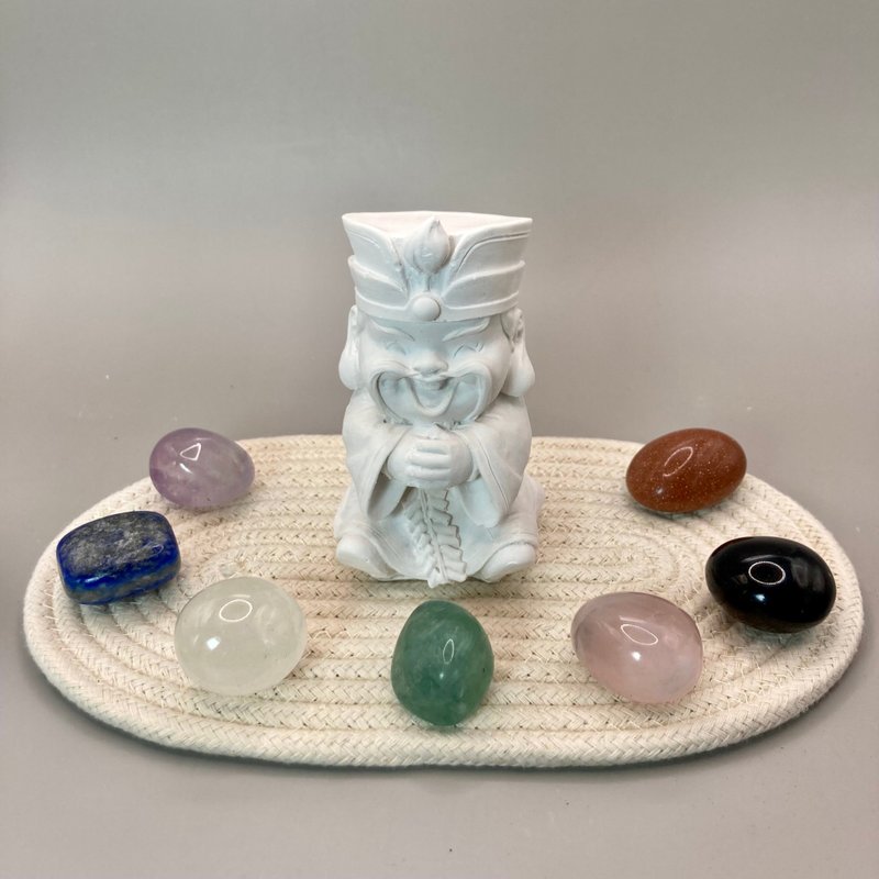 Happy Good Fortune Buddha w/Chakra crystals and rope tray - น้ำหอม - วัสดุอื่นๆ ขาว