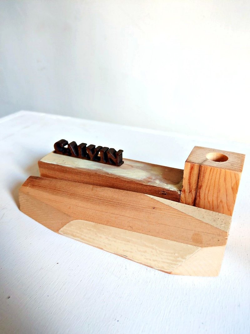 CL Studio [Modern and Simple-Geometric Style Wooden Phone Holder/Business Card Holder] N107 - ที่ตั้งบัตร - ไม้ สีนำ้ตาล