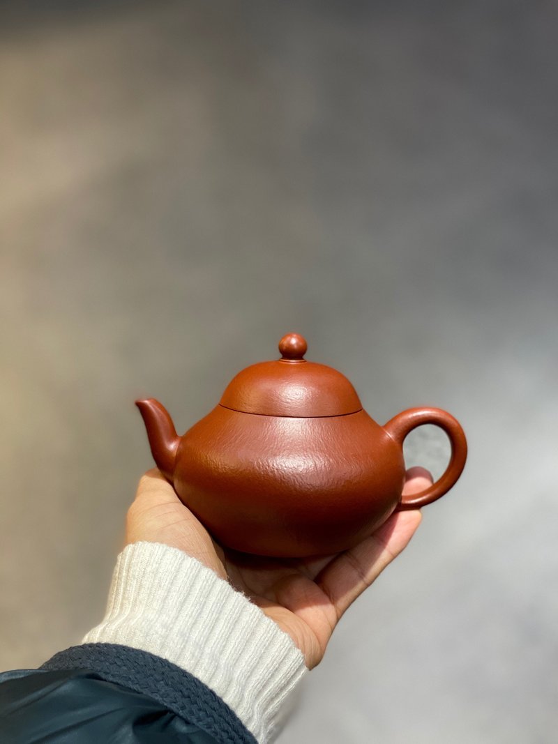 送禮紫砂壺茶壺梨形 全手工  朱泥 180ml 14孔 王老师作品  采用 - 茶壺/茶杯/茶具 - 陶 灰色
