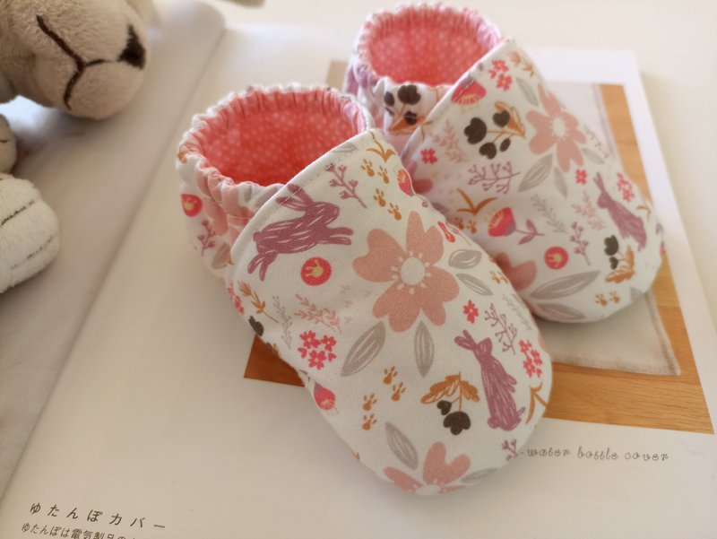 【5日內出貨】櫻花兔 彌月禮物 嬰兒鞋 寶寶鞋 學步鞋 室內鞋 - 彌月禮盒 - 其他材質 多色