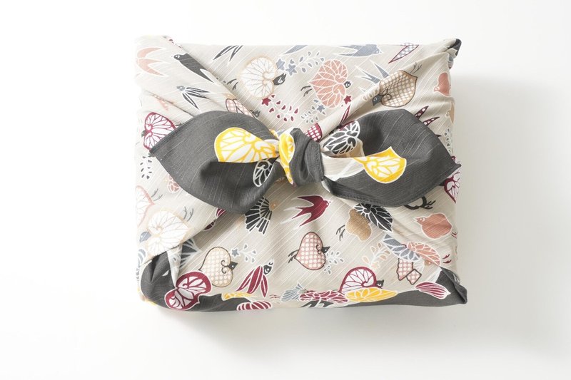 【預購】京都mashu手工製風呂敷 – 見立葵千鳥 / 二巾 日本製 - 絲巾 - 棉．麻 灰色