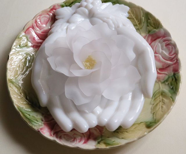 大輪芍薬のコサージュ ホワイト ピオニー 花 フラワー ブローチ 軽い