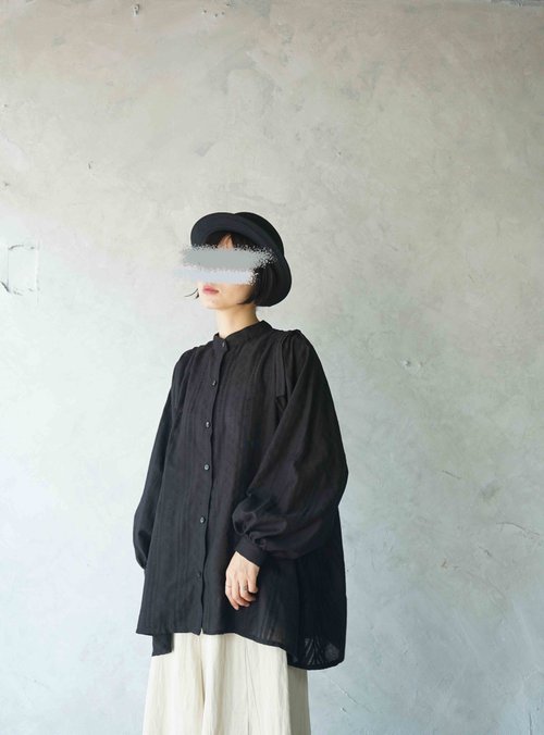 4.5studio 手作-森林系少女刺繡薄棉黑色立領寬袖傘狀襯衫