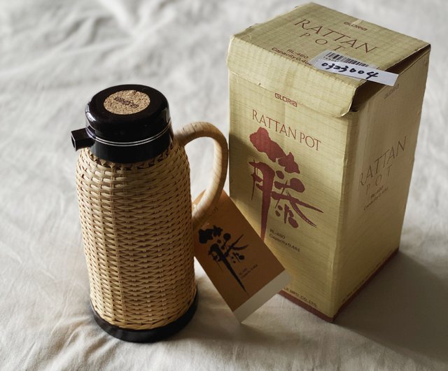 Showa era • Rattan handle • Matcha green enamel kettle • Camping coffee pot  - Shop yesterdaynicethings Pitchers - Pinkoi