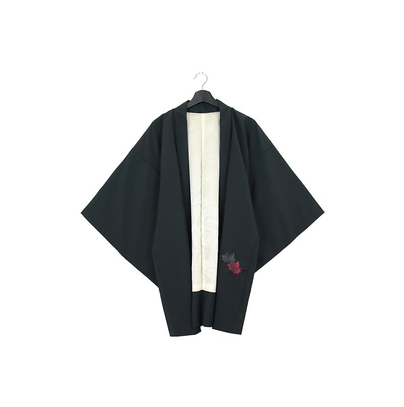 Back to Green:: Japan brings back kimono-embroidered moonflowers to men and women to wear // vintage kimono (KI-25) - เสื้อแจ็คเก็ต - ผ้าไหม 