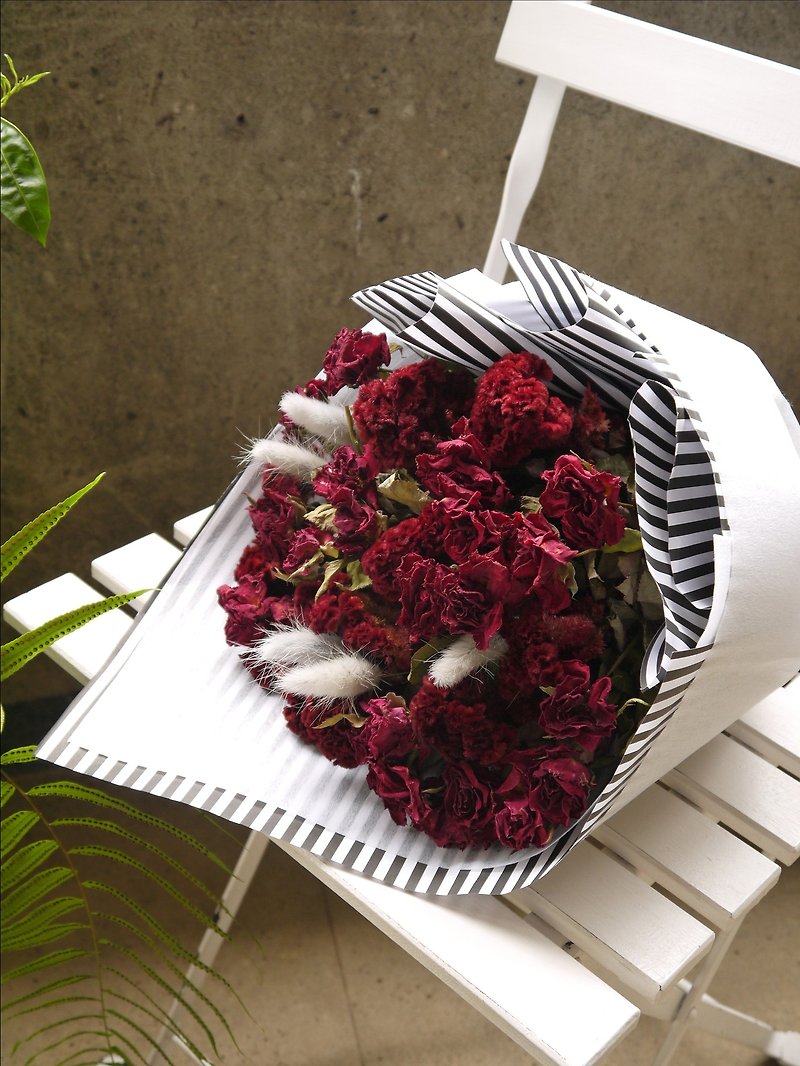red prison. Strong love red line. Valentine's birthday dry bouquet gift - ช่อดอกไม้แห้ง - พืช/ดอกไม้ สีแดง