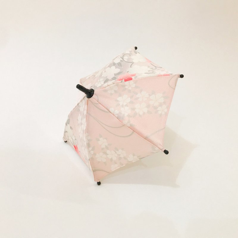 Kimono umbrella objet created by upcycling Japanese Vintage Silk Kimono #03 - Items for Display - Silk Pink