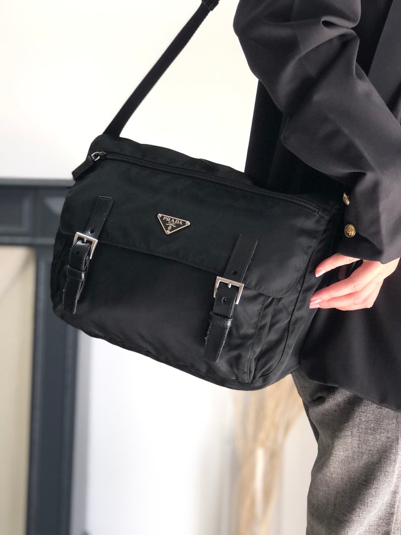 【 日本直送　名牌中古包 】PRADA プラダ ショルダーバッグ ブラック トライアングルロゴ ナイロン メッセンジャー vintage wm6a24 - 側背包/斜背包 - 尼龍 黑色