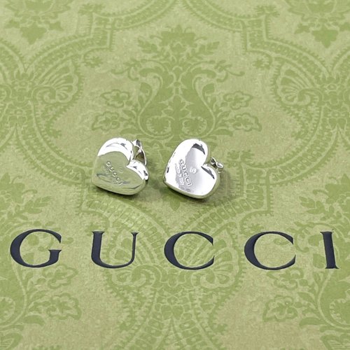 日本直送 中古美品】グッチ GUCCI ピアス ハート ロゴ シルバー