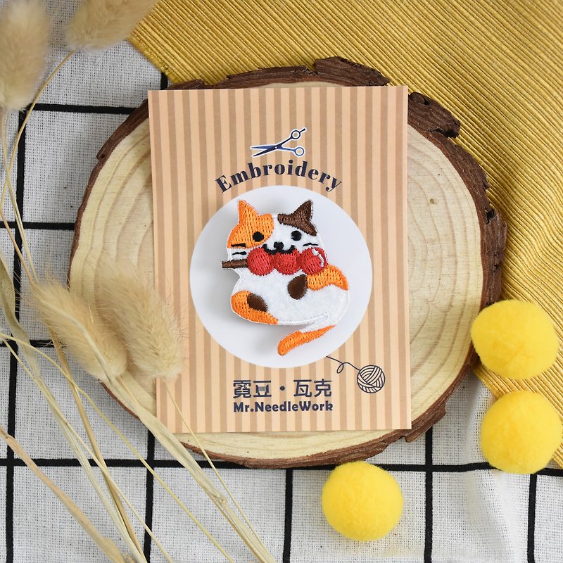 Foodie Cat Embroidery Pin - Tanghulu - Brooches - Thread 