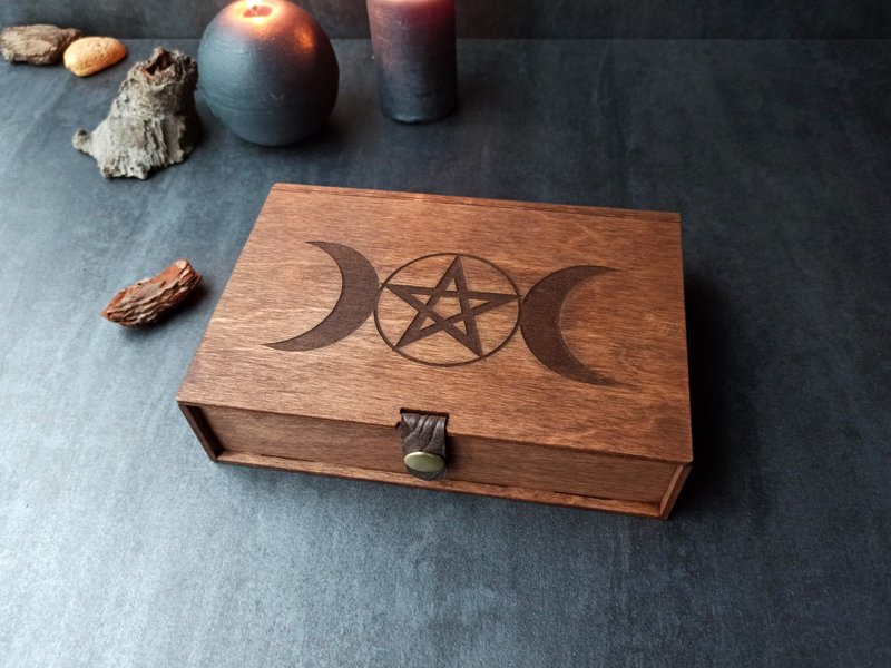 Triple Moon Pentacle Witch box magic things storage. Mystic trinkets altar box - 居家收納/收納盒/儲物盒 - 木頭 