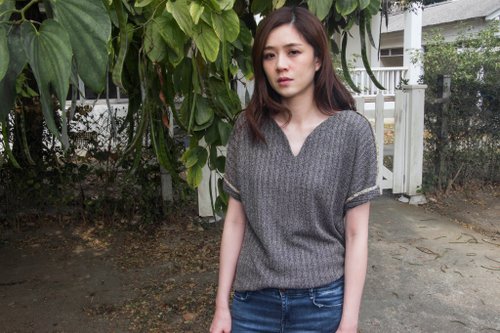 Kimmy KUO Eden 深V領弧形針織上衣