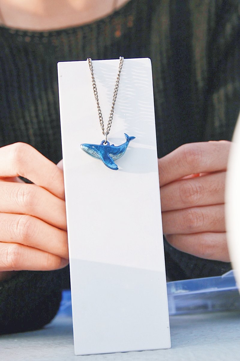 Pure Titanium Handmade• Whale Necklace - สร้อยคอ - โลหะ สีน้ำเงิน