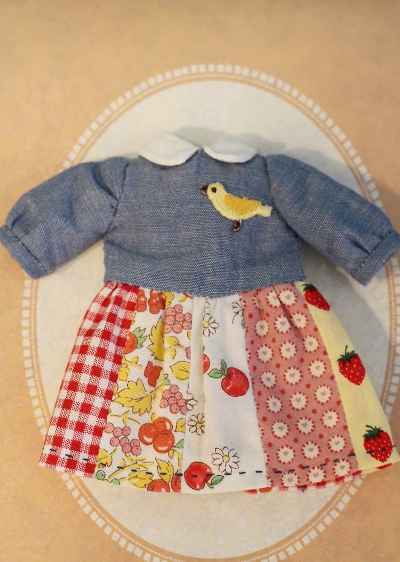 ホララ、リカ、小さな手作りの布和生地ステッチ人形ドレス（ブルー鳥のセクション） - ワンピース - コットン・麻 ブルー