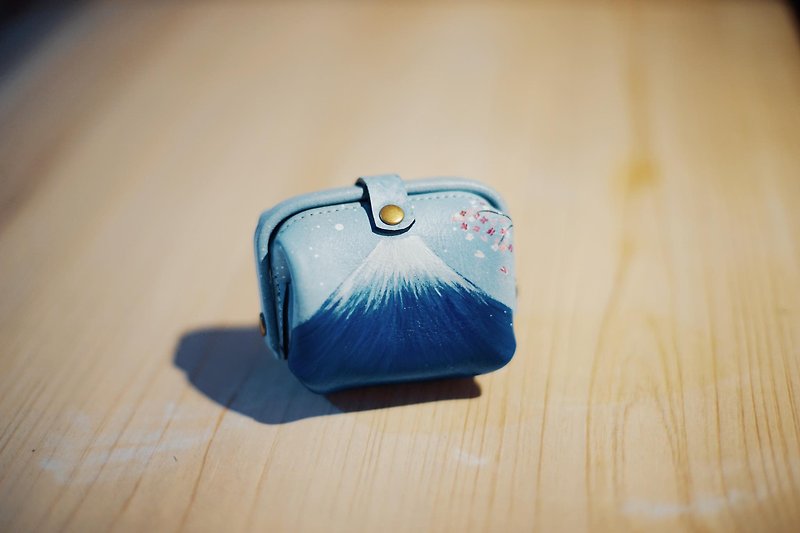 [BEIS] Mount Fuji | ふじさん hand-painted mini doctor mouth gold coin purse - Coin Purses - Genuine Leather 