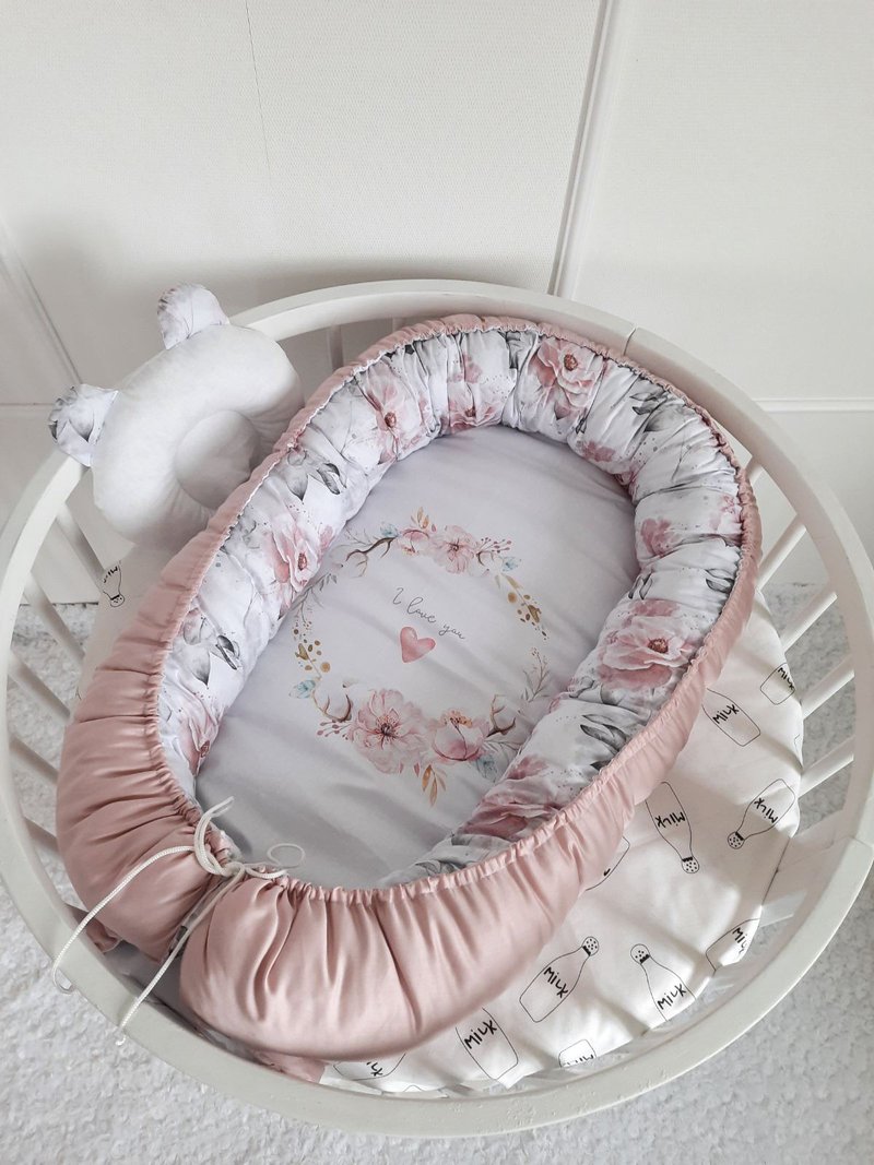 Baby  nest  + pillow as a gift - 彌月禮盒 - 棉．麻 粉紅色