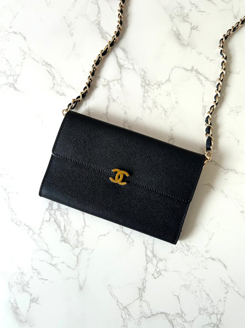 Rare Vintage Chanel Black Leather Gold Clasp Crossbody Shoulder Wallet Bag WOC - กระเป๋าแมสเซนเจอร์ - หนังแท้ สีดำ