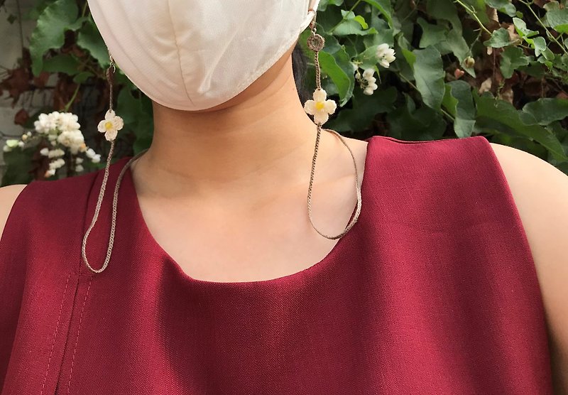 禮物 口罩鍊 minimal flower |offwhite - 口罩/口罩收納套 - 貴金屬 多色