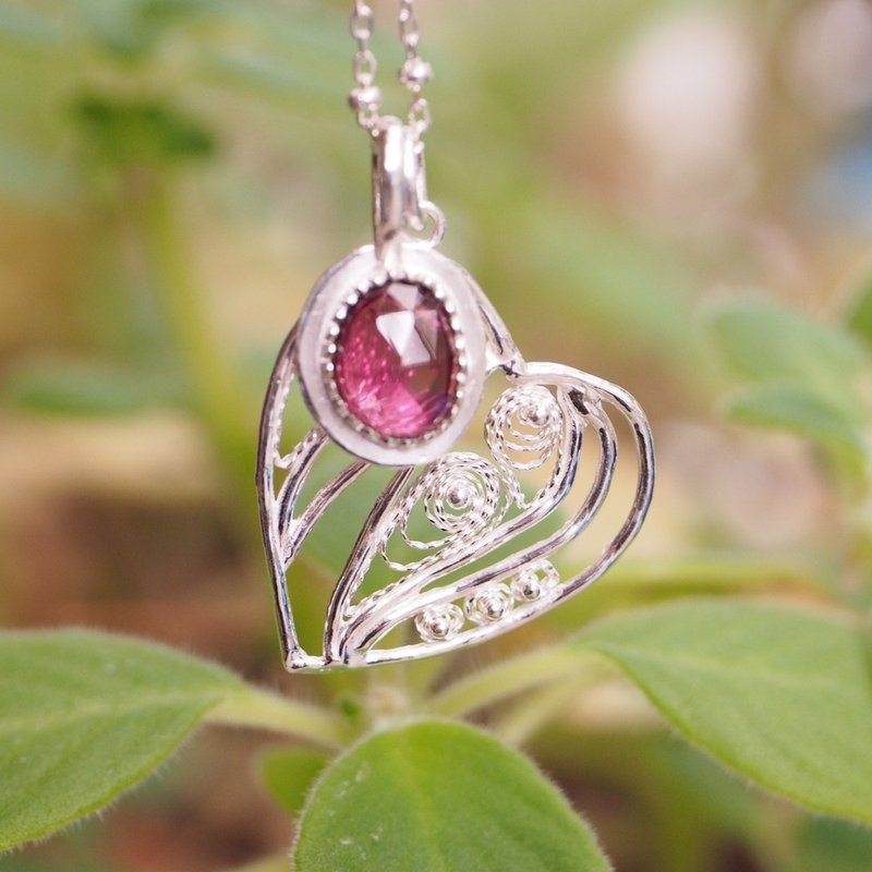 Rhodolite with heart shape filigree handmade silver pendant necklace - สร้อยคอ - เครื่องประดับพลอย สีม่วง