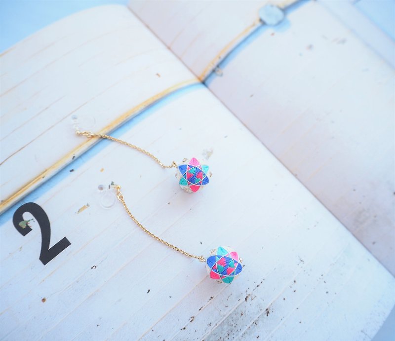 tachibanaya TSUMU Japanese TEMARI  earrings  日本的傳統工藝 手鞠球 刺繡 耳環 幾何 - ピアス・イヤリング - 刺しゅう糸 多色