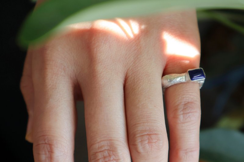 Original handmade 925 Silver natural mountain shadow texture lapis lazuli Silver square ring No. 9 - แหวนทั่วไป - เงินแท้ สีเงิน